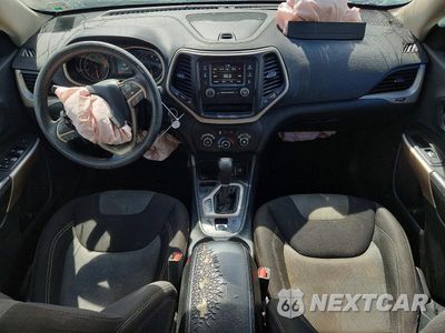 Zdjęcie 8 z 13 samochodu: 2018 JEEP CHEROKEE LATITUDE VIN:1C4PJLCBXJD553596 - miniatura