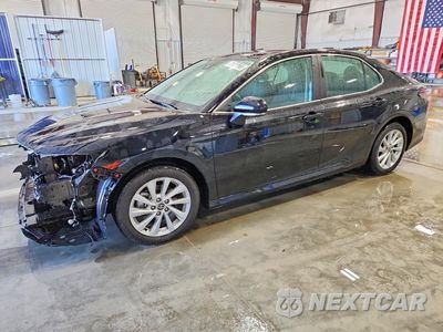 2021 TOYOTA CAMRY LE 4T1C11BK4MU046228 - główne zdjęcie licytacji z USA - miniatura