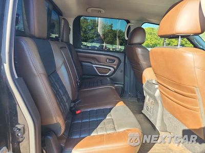 Zdjęcie 10 z 12 samochodu: 2017 NISSAN TITAN XD PLATINUM RESERVE VIN:1N6AA1F42HN514123 - miniatura