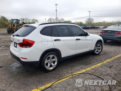 Trzecie zdjęcie samochodu z tyłu: 2014 BMW X1 SDRIVE28I VIN:WBAVM1C57EVW49101 - miniatura