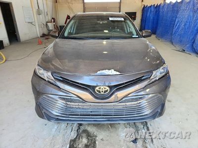 Piąte zdjęcie samochodu w środku: 2019 TOYOTA CAMRY LE VIN:4T1B11HK7KU853312 - miniatura
