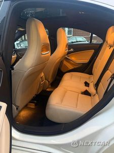 Zdjęcie 10 z 11 samochodu: 2014 MERCEDES-BENZ CLA 250 VIN:WDDSJ4EB6EN054491 - miniatura