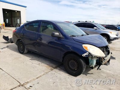 Czwarte zdjęcie samochodu z boku: 2014 NISSAN VERSA 1.6 S PLUS VIN:3N1CN7AP0EL849321 - miniatura