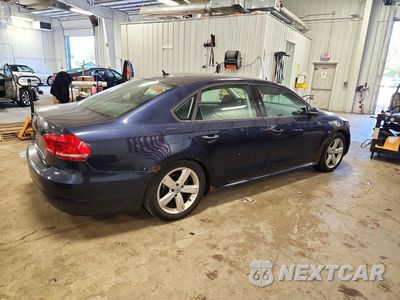 Trzecie zdjęcie samochodu z tyłu: 2012 VOLKSWAGEN PASSAT S VIN:1VWAP7A38CC021003 - miniatura