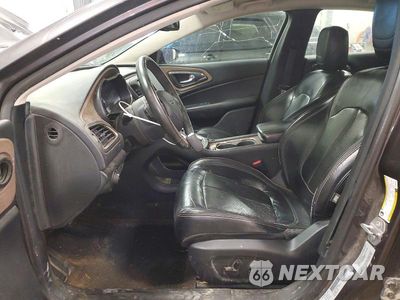 Zdjęcie 7 z 13 samochodu: 2015 CHRYSLER 200 C VIN:1C3CCCCG8FN565319 - miniatura