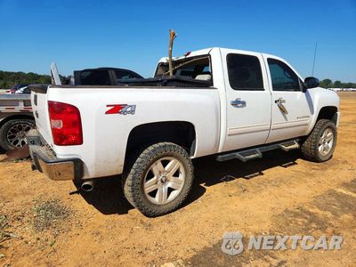 Trzecie zdjęcie samochodu z tyłu: 2010 CHEVROLET SILVERADO K1500 LTZ VIN:3GCRKTE3XAG140415 - miniatura