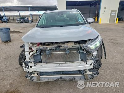 Piąte zdjęcie samochodu w środku: 2022 TOYOTA RAV4 XLE VIN:2T3RWRFVXNW140900 - miniatura