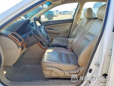 Zdjęcie 7 z 12 samochodu: 2005 HONDA ACCORD DX VIN:1HGCM56145A122202 - miniatura