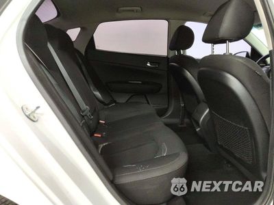 Zdjęcie 10 z 12 samochodu: 2019 KIA OPTIMA LX VIN:5XXGT4L35KG351085 - miniatura
