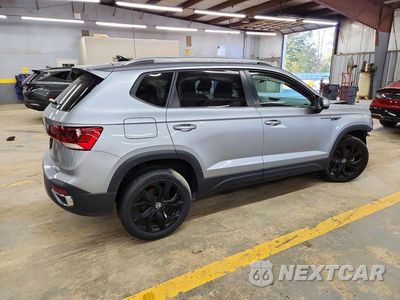 Trzecie zdjęcie samochodu z tyłu: 2024 VOLKSWAGEN TAOS SE VIN:3VVEX7B29RM131173 - miniatura