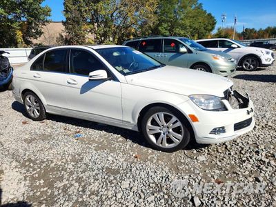 Czwarte zdjęcie samochodu z boku: 2011 MERCEDES-BENZ C 300 VIN:WDDGF5EB6BF634584 - miniatura