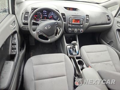 Zdjęcie 8 z 12 samochodu: 2017 KIA FORTE LX VIN:3KPFK4A71HE083013 - miniatura