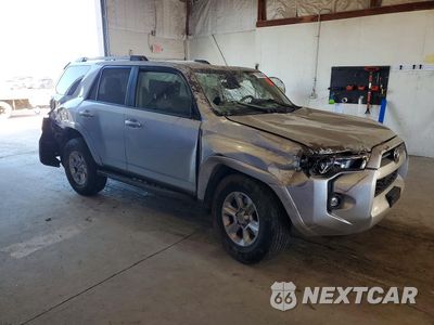 Czwarte zdjęcie samochodu z boku: 2021 TOYOTA 4RUNNER SR5 VIN:JTEEU5JR5M5247295 - miniatura
