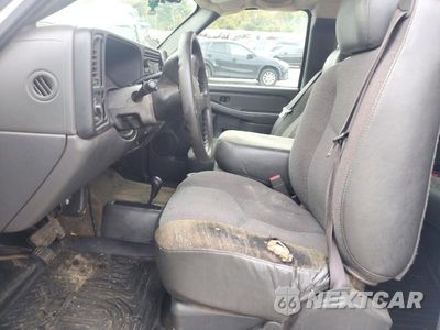 Zdjęcie 7 z 12 samochodu: 2005 CHEVROLET SILVERADO K1500 VIN:1GCEK19B25E116692 - miniatura