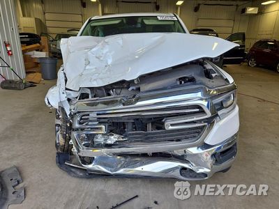 Piąte zdjęcie samochodu w środku: 2020 RAM 1500 LARAMIE VIN:1C6SRFDT1LN135301 - miniatura