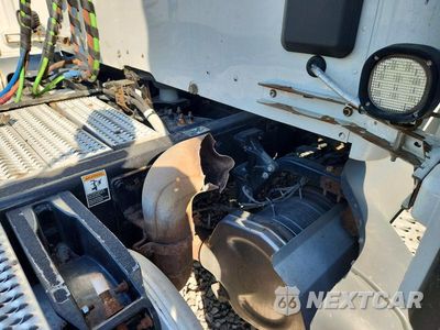 Zdjęcie 13 z 13 samochodu: 2018 PETERBILT 579 SEMI TRUCK VIN:1XPBA48X6JD477412 - miniatura