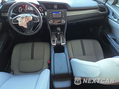 Zdjęcie 8 z 12 samochodu: 2017 HONDA CIVIC LX VIN:19XFC2F57HE000550 - miniatura