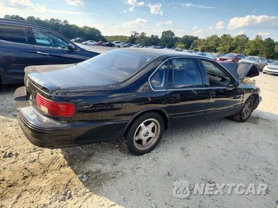 Trzecie zdjęcie samochodu z tyłu: 1996 CHEVROLET CAPRICE / IMPALA CLASSIC SS VIN:1G1BL52P2TR133813 - miniatura