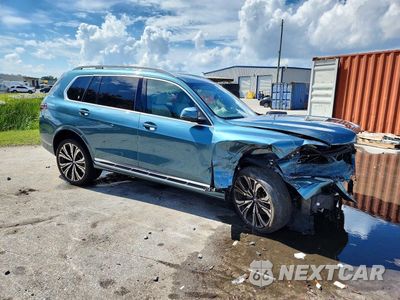 Czwarte zdjęcie samochodu z boku: 2025 BMW X7 XDRIVE40I VIN:5UX23EM0XS9Y59889 - miniatura