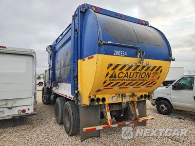 Drugie zdjęcie samochodu z przodu: 2010 MACK MRU600 REFUSE TRUCK VIN:1M2AV02C3AM005129 - miniatura