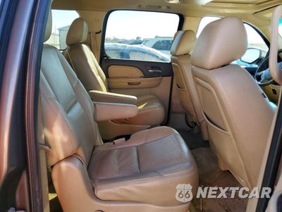 Zdjęcie 11 z 13 samochodu: 2011 GMC YUKON XL DENALI VIN:1GKS2MEFXBR315074 - miniatura