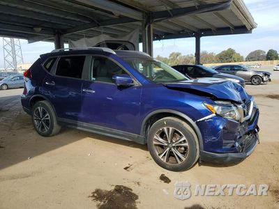 Czwarte zdjęcie samochodu z boku: 2020 NISSAN ROGUE SV VIN:5N1AT2MT6LC741280 - miniatura