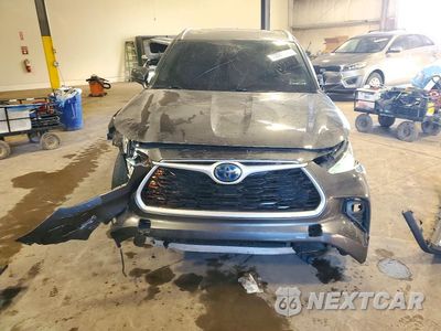 Piąte zdjęcie samochodu w środku: 2021 TOYOTA HIGHLANDER HYBRID XLE VIN:5TDHBRCHXMS515447 - miniatura