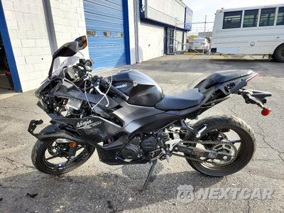 Trzecie zdjęcie samochodu z tyłu: 2026 KAWASAKI EX500 VIN:ML5EXGG17TDA87818 - miniatura