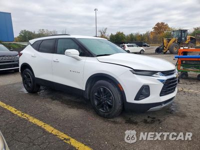 Czwarte zdjęcie samochodu z boku: 2021 CHEVROLET BLAZER 2LT VIN:3GNKBHR46MS534679 - miniatura