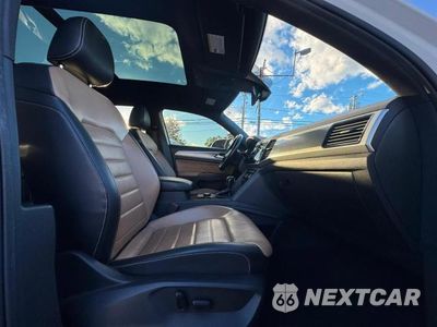 Piąte zdjęcie samochodu w środku: 2021 VOLKSWAGEN ATLAS CROSS SPORT SEL PREMIUM R-LINE VIN:1V2FE2CA2MC210498 - miniatura