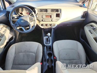 Zdjęcie 8 z 12 samochodu: 2014 KIA RIO LX VIN:KNADM5A35E6420043 - miniatura