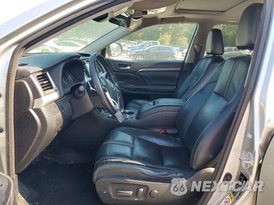 Zdjęcie 7 z 13 samochodu: 2017 TOYOTA HIGHLANDER SE VIN:5TDJZRFH5HS396270 - miniatura