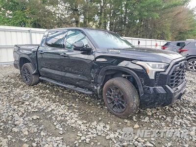 Czwarte zdjęcie samochodu z boku: 2026 TOYOTA TUNDRA LIMITED HV VIN:5TFWC5DB1TX130777 - miniatura