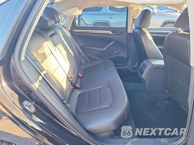 Zdjęcie 10 z 12 samochodu: 2017 VOLKSWAGEN PASSAT SE VIN:1VWGT7A37HC027890 - miniatura