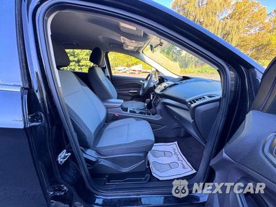 Zdjęcie 9 z 14 samochodu: 2017 FORD ESCAPE SE VIN:1FMCU9GD4HUC71190 - miniatura