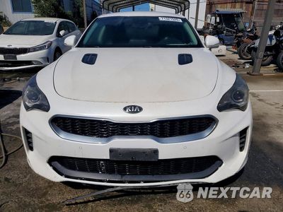 Piąte zdjęcie samochodu w środku: 2019 KIA STINGER BASE VIN:KNAE15LA2K6051453 - miniatura