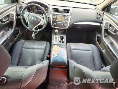 Zdjęcie 8 z 12 samochodu: 2017 NISSAN ALTIMA 2.5 SR VIN:1N4AL3AP3HN329353 - miniatura