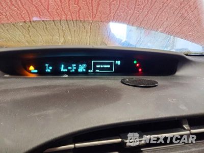 Zdjęcie 12 z 13 samochodu: 2011 TOYOTA PRIUS THREE VIN:JTDKN3DU5B5332658 - miniatura