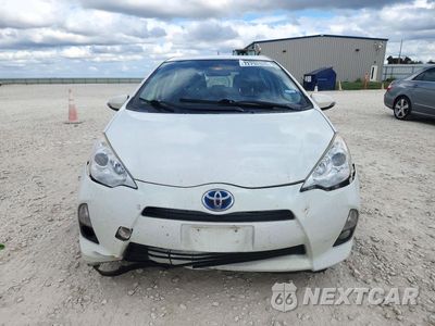Piąte zdjęcie samochodu w środku: 2014 TOYOTA PRIUS C FOUR VIN:JTDKDTB35E1561916 - miniatura
