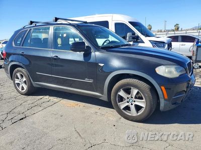 Czwarte zdjęcie samochodu z boku: 2013 BMW X5 XDRIVE35I VIN:5UXZV4C5XD0G53322 - miniatura