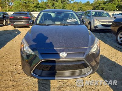 Piąte zdjęcie samochodu w środku: 2017 TOYOTA YARIS IA BASE VIN:3MYDLBYV1HY159536 - miniatura