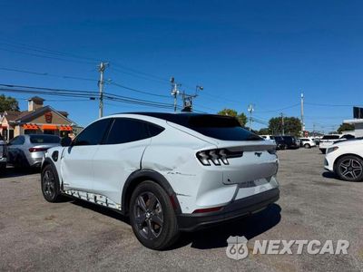 Trzecie zdjęcie samochodu z tyłu: 2023 FORD MUSTANG MACH-E SELECT VIN:3FMTK1SS0PMA42585 - miniatura