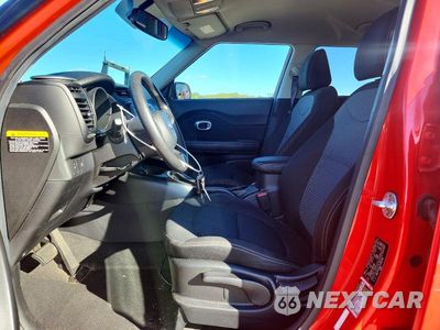 Zdjęcie 7 z 12 samochodu: 2018 KIA SOUL + VIN:KNDJP3A59J7582099 - miniatura