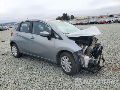 Czwarte zdjęcie samochodu z boku: 2015 NISSAN VERSA NOTE SV VIN:3N1CE2CPXFL428904 - miniatura