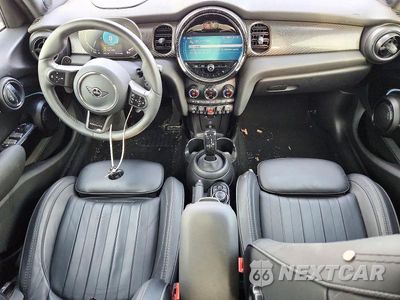 Zdjęcie 8 z 13 samochodu: 2024 MINI COOPER S VIN:WMW53DK05R2U41607 - miniatura
