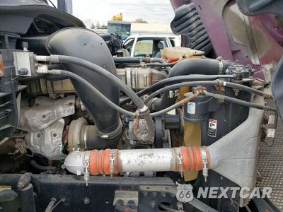 Zdjęcie 11 z 14 samochodu: 2015 FREIGHTLINER CASCADIA SEMI TRUCK VIN:3AKJGLD51FSGB6266 - miniatura