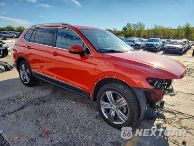 Czwarte zdjęcie samochodu z boku: 2019 VOLKSWAGEN TIGUAN SEL PREMIUM VIN:3VV4B7AXXKM093921 - miniatura