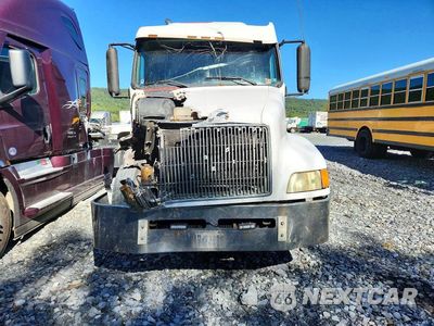 Piąte zdjęcie samochodu w środku: 2000 VOLVO VNL SEMI TRUCK VIN:4V4ND1RH6YN783546 - miniatura