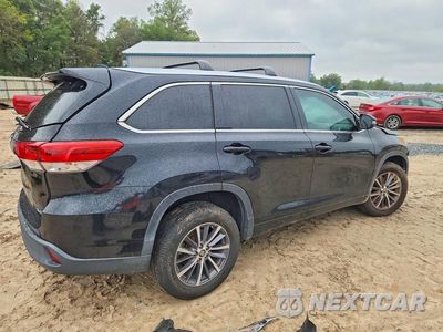 Trzecie zdjęcie samochodu z tyłu: 2018 TOYOTA HIGHLANDER XLE VIN:5TDKZRFH2JS534082 - miniatura
