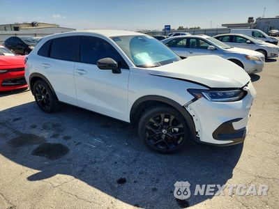 Czwarte zdjęcie samochodu z boku: 2023 HONDA HR-V SPORT VIN:3CZRZ1H5XPM735069 - miniatura